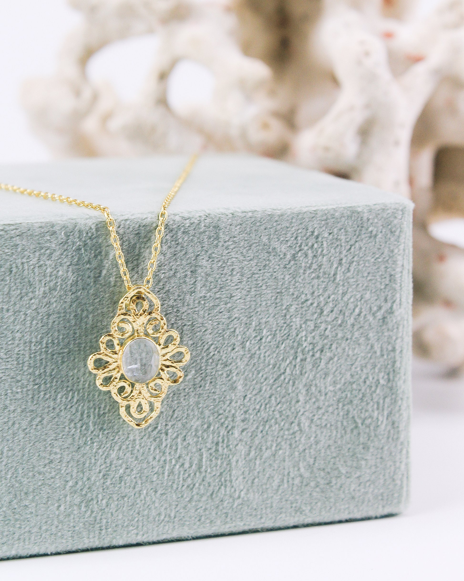 oona necklace - TRUVAI